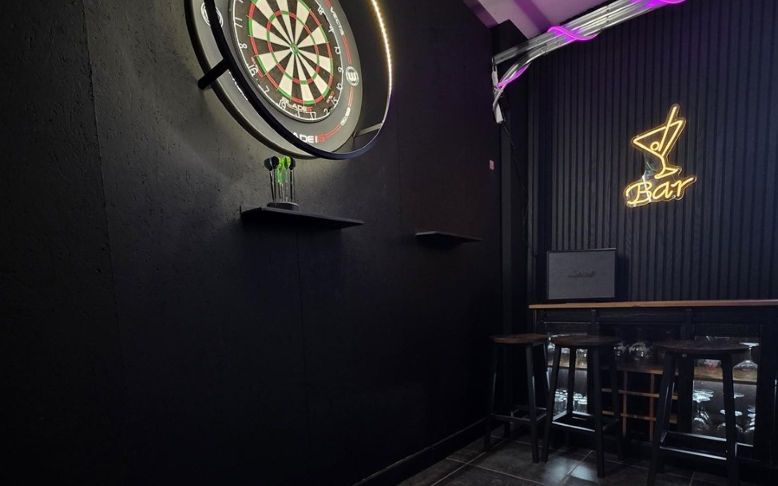 bar